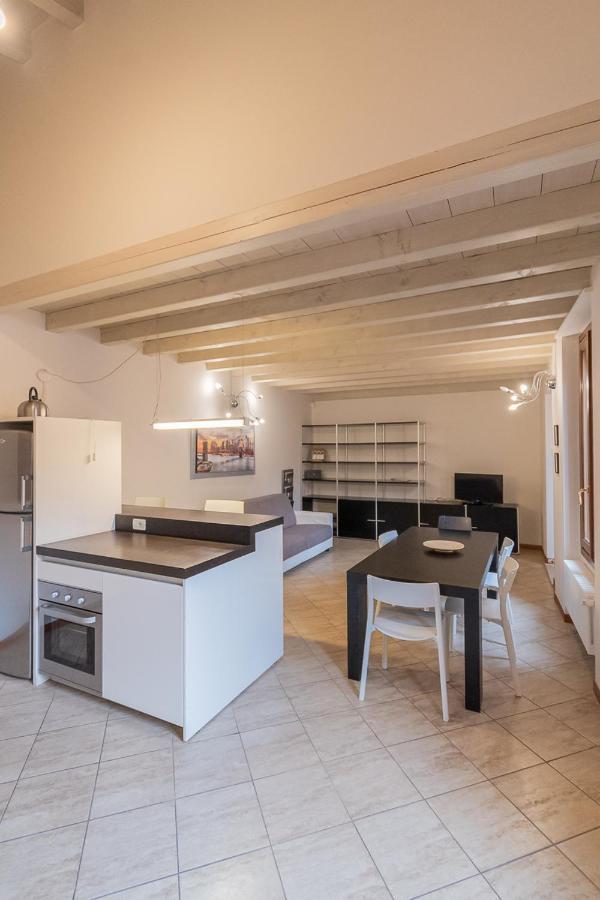 Trilocale Rua Sovera 85 - F&L Aparment Brescia Eksteriør bilde