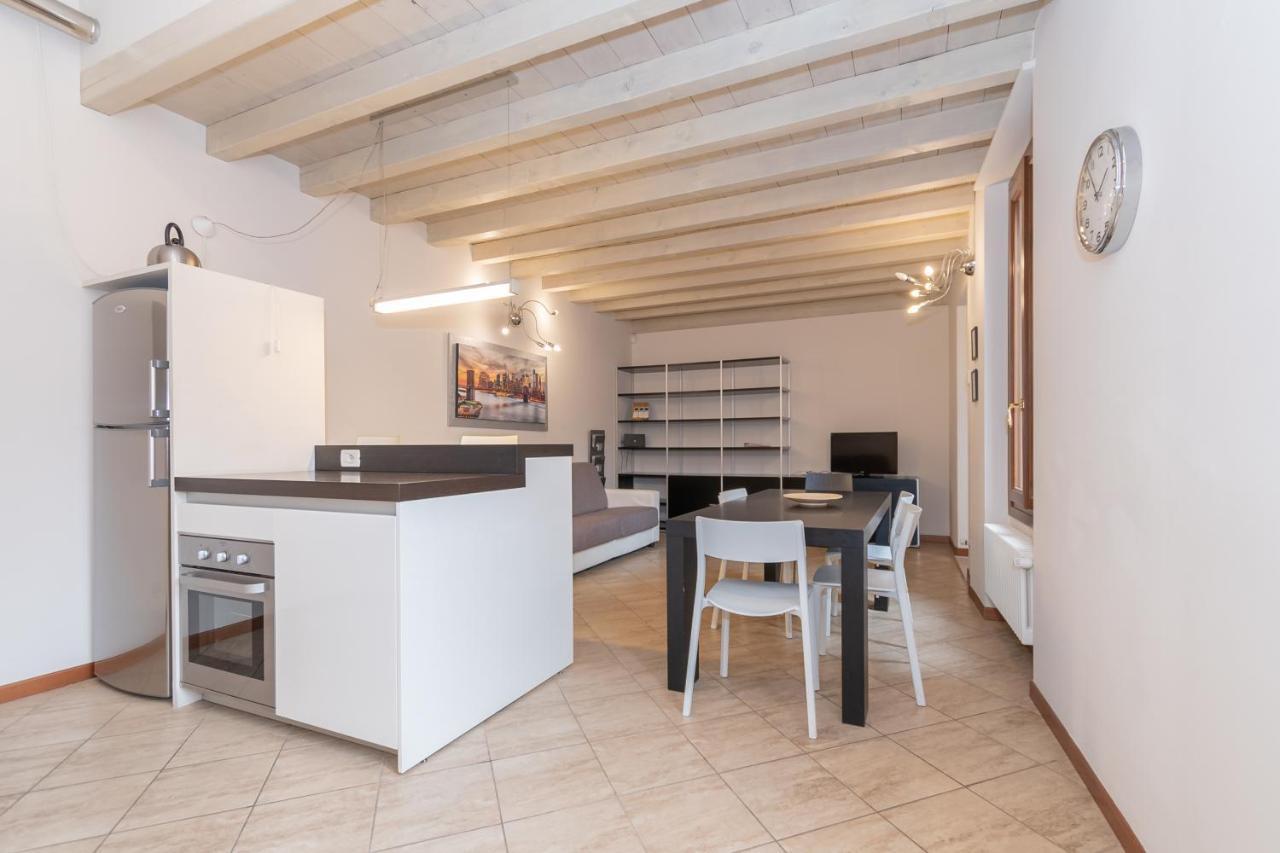 Trilocale Rua Sovera 85 - F&L Aparment Brescia Eksteriør bilde