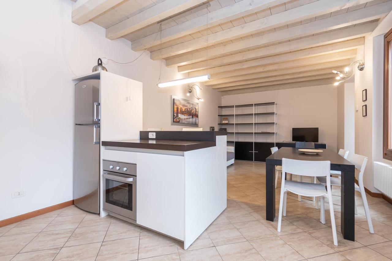 Trilocale Rua Sovera 85 - F&L Aparment Brescia Eksteriør bilde
